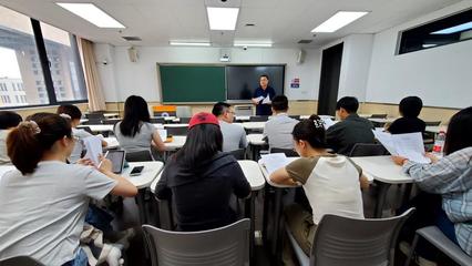 中心召开新学期研究生就业工作指导会，深化精准服务，拓宽高级寻聘渠道